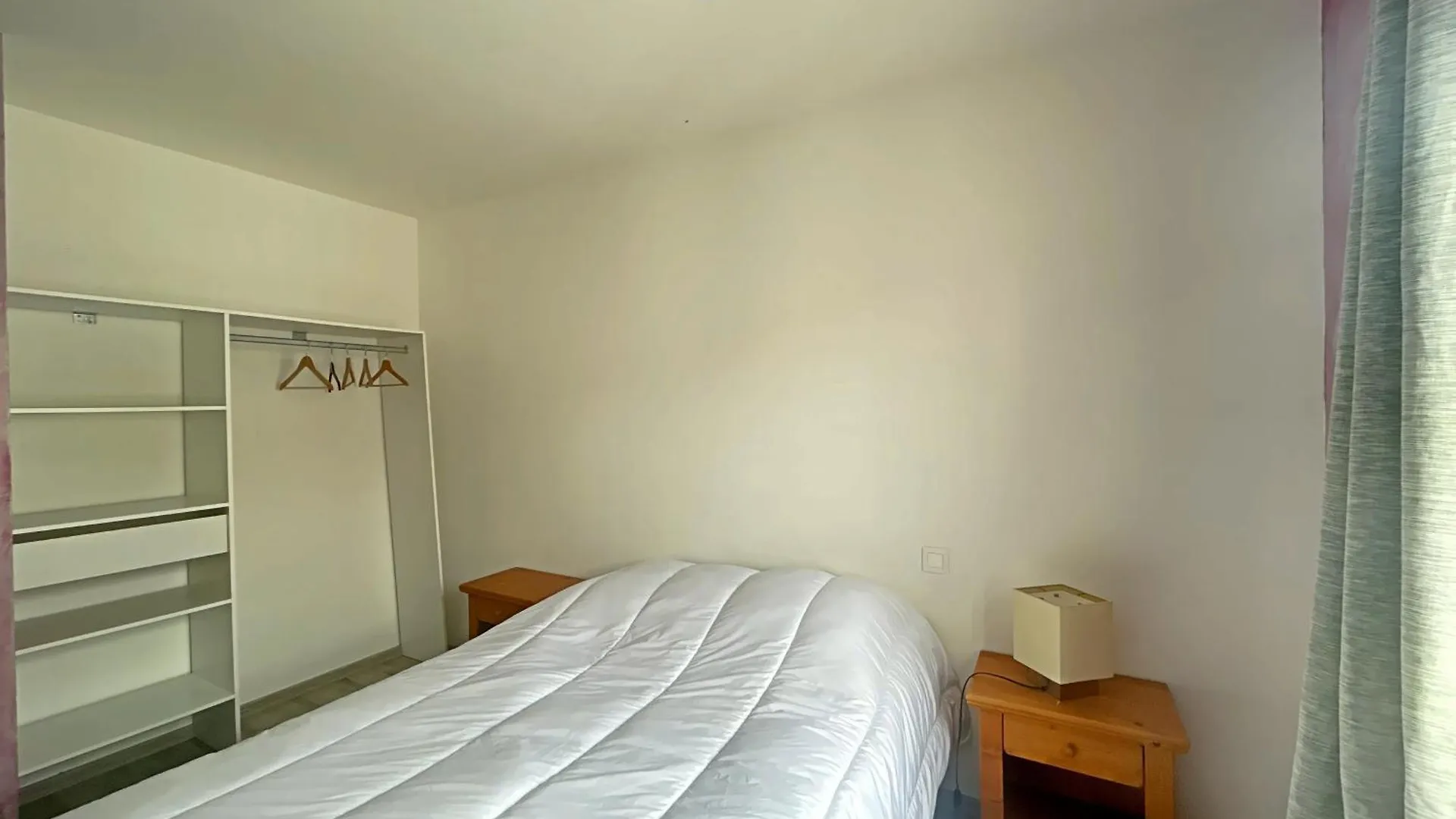 Apartment Maison Pour 5 Pers Avec Terrasse A Saintes-Maries-De-La-Mer - Fr-1-475-163
