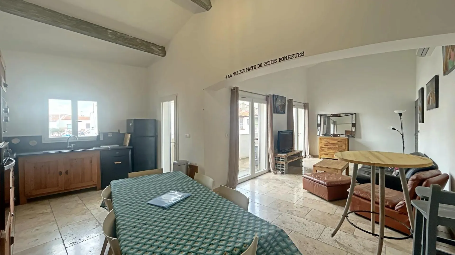 Apartment Maison Pour 5 Pers Avec Terrasse A Saintes-Maries-De-La-Mer - Fr-1-475-163